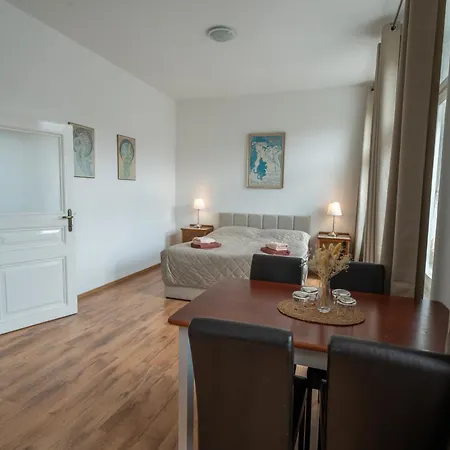 Konukevi Zbirozsky Dvur Zbiroh