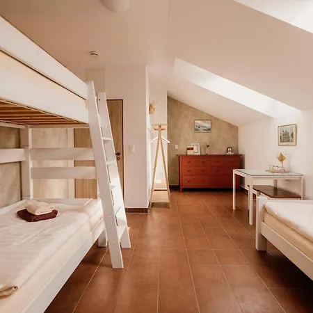 Zbirozsky Dvur 3*