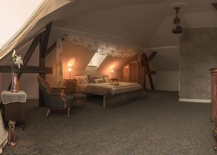Zbirozsky Dvur 3*